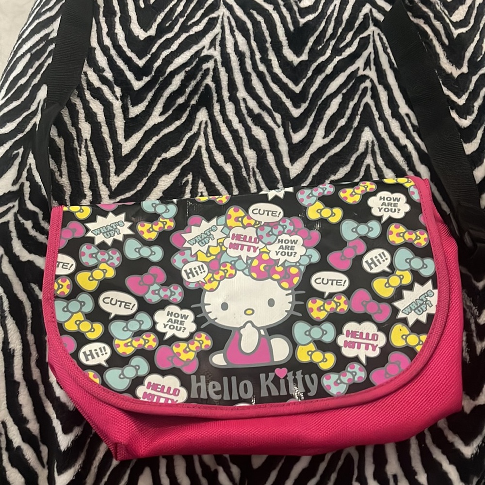 Hello kitty CrossBody - Picture 4 of 4